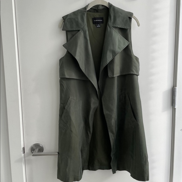 Club Monaco Jackets & Blazers - Club Monaco Size Small (S) Women’s Green Suede Sleeveless Jacket